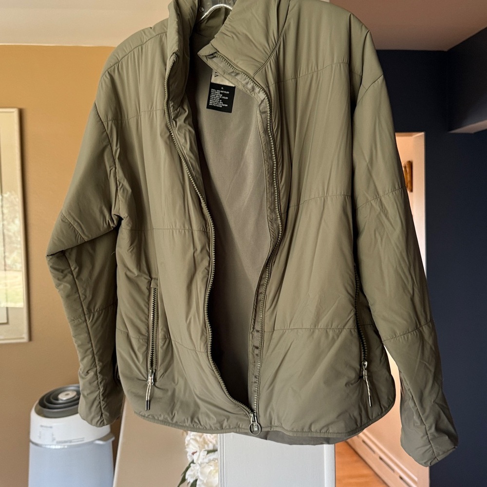 Vuori Sage Green Lightweight Jacket - Picture 5 of 6